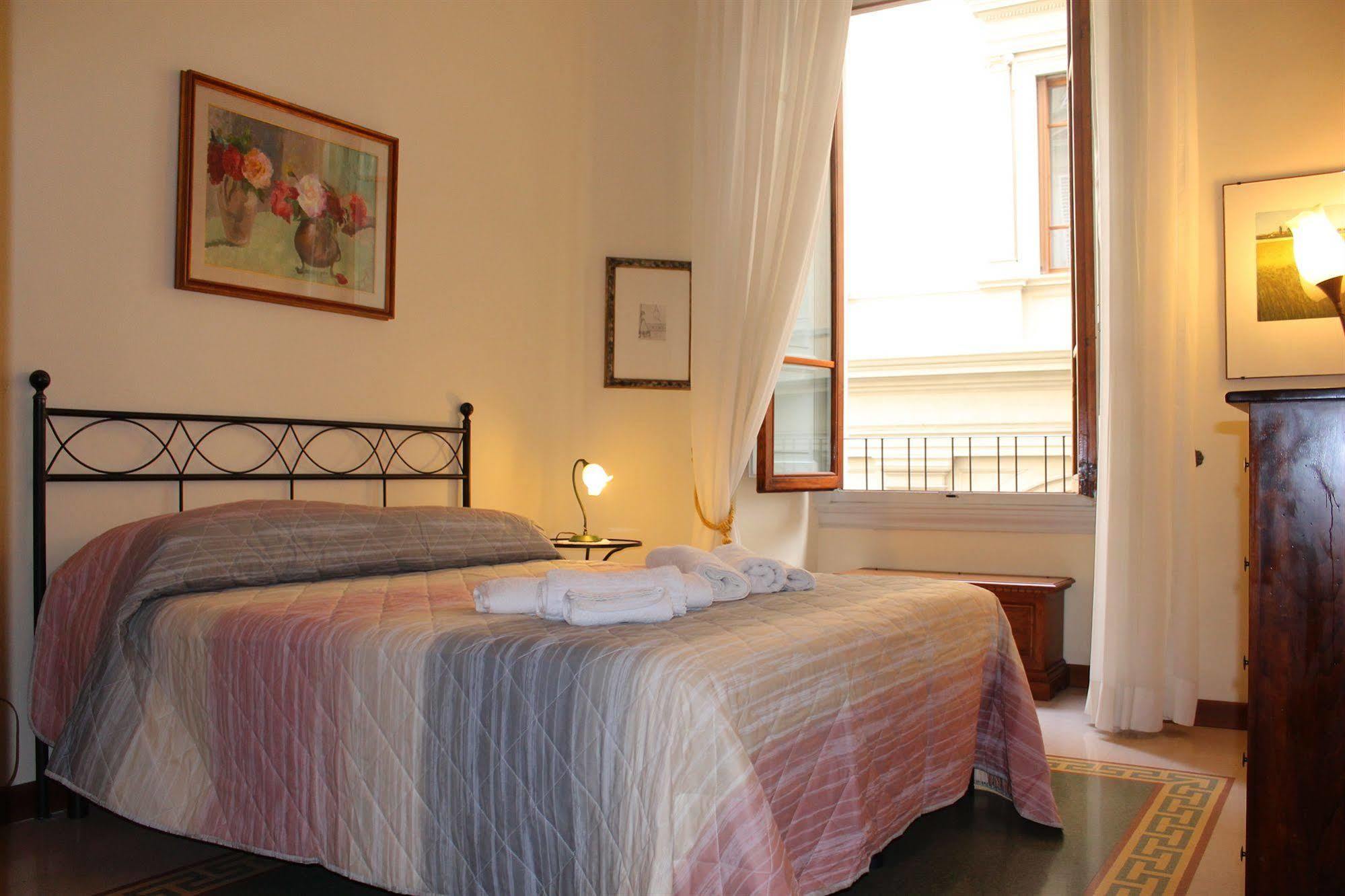 Via Roma Suites Florencia Exterior foto