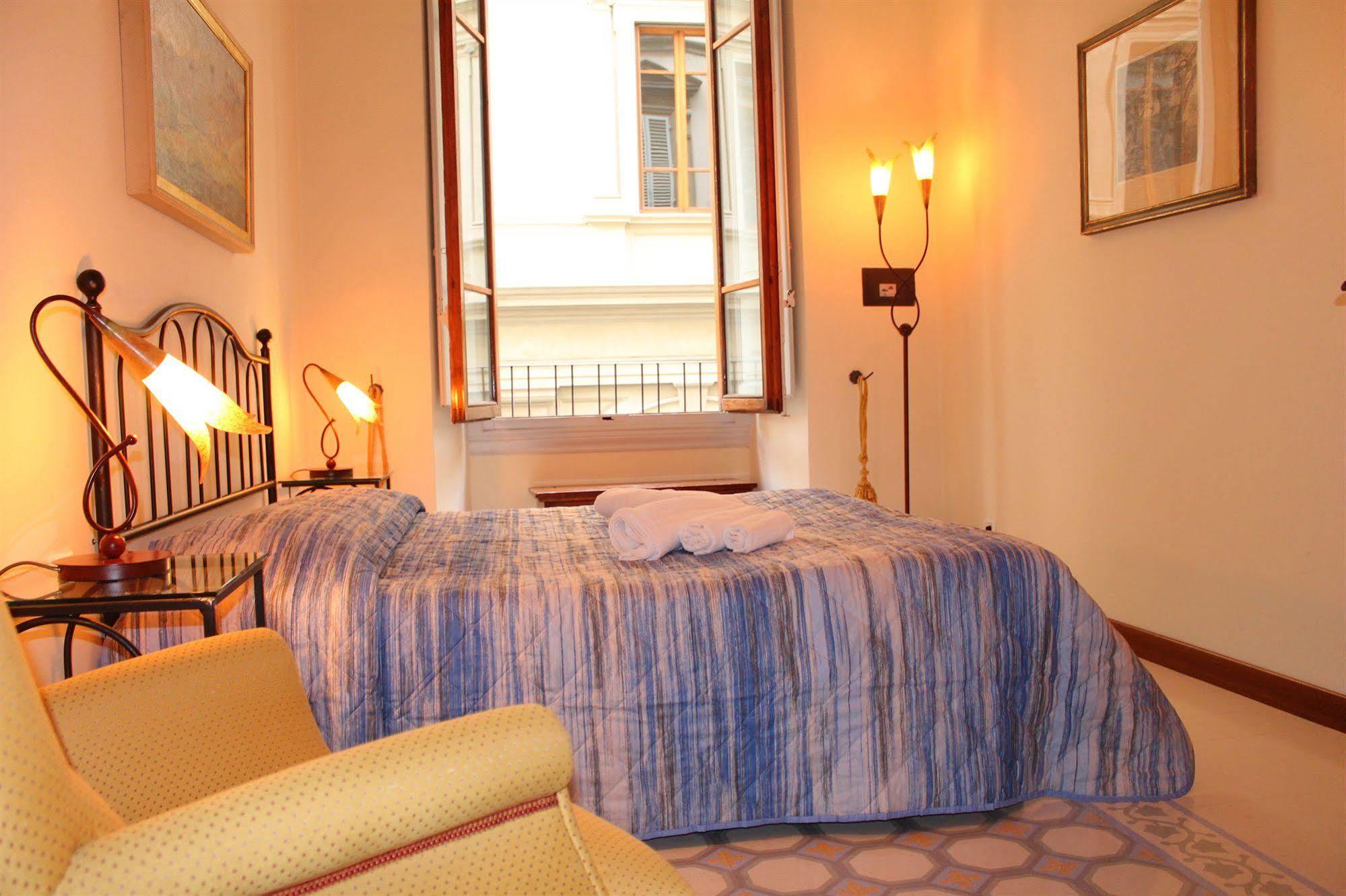 Via Roma Suites Florencia Exterior foto